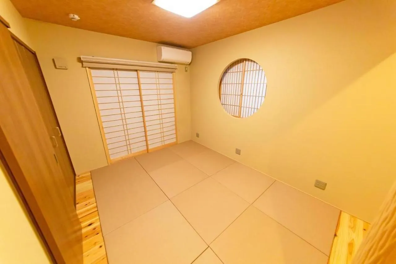 Kyoto Backyard Fox Apartment